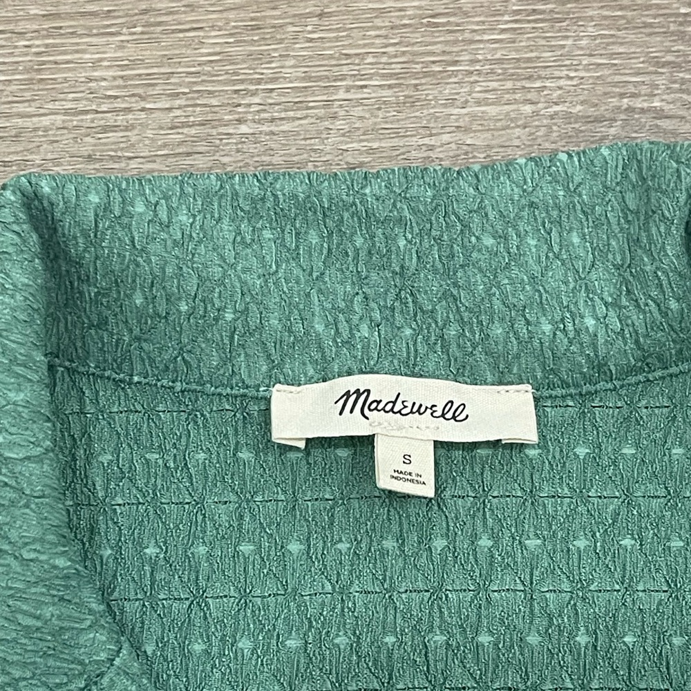 Madewell Green Crinkle-Knit Button-Front Top - Picture 7 of 9